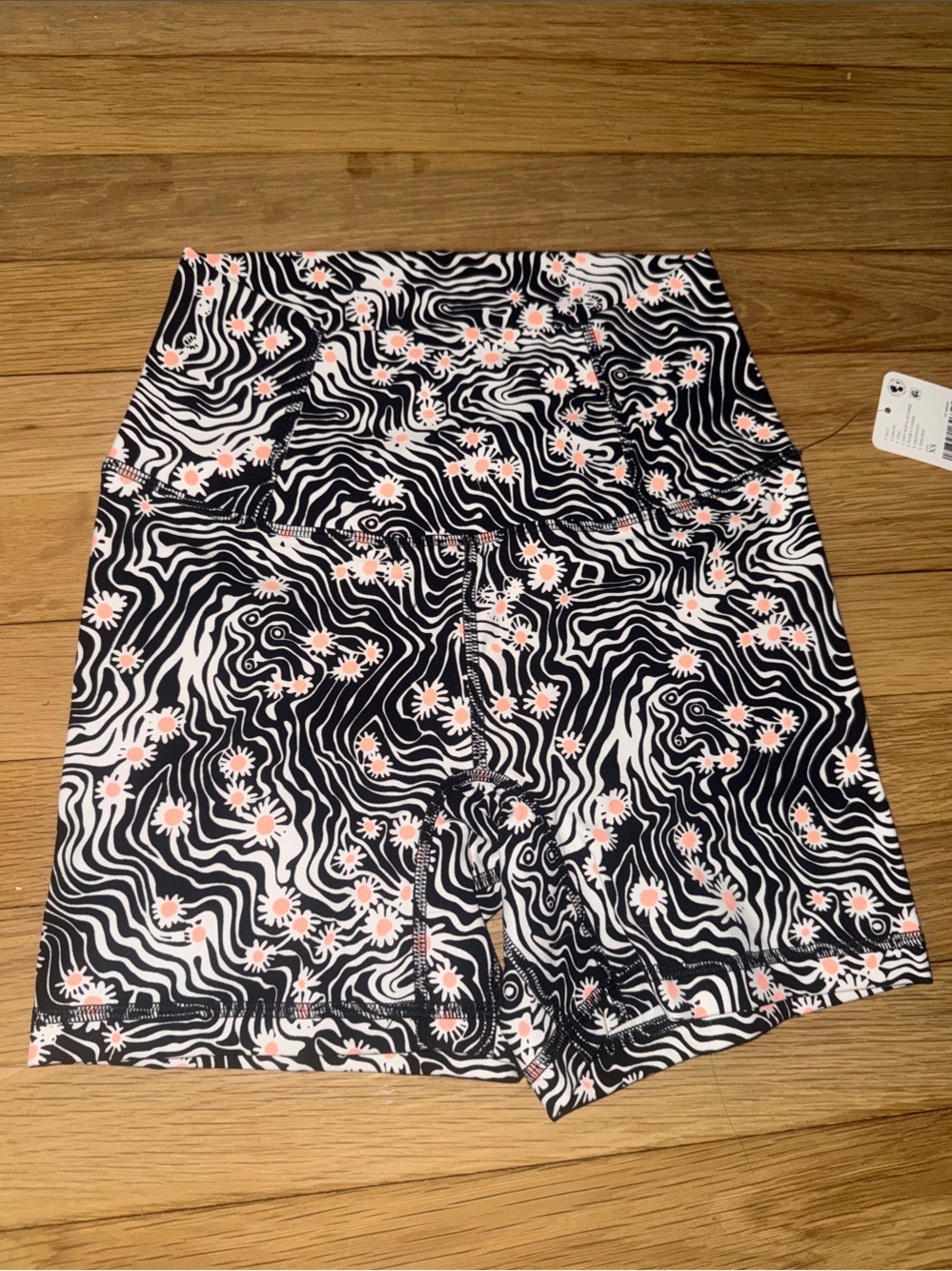High-Waist Black & White Daisy Print Women’s Bike Shorts